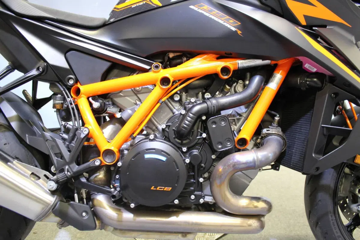 KTM 1390 Super Duke R (2024 - 26) (9)