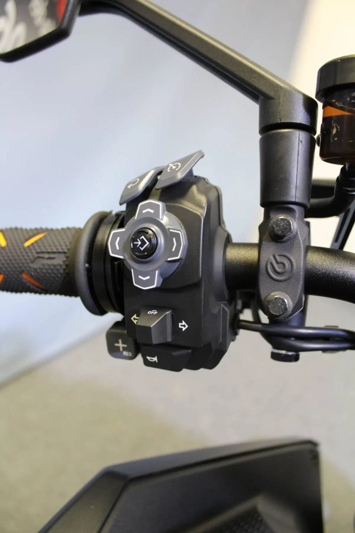 KTM 1390 Super Duke R (2024 - 26) (10)