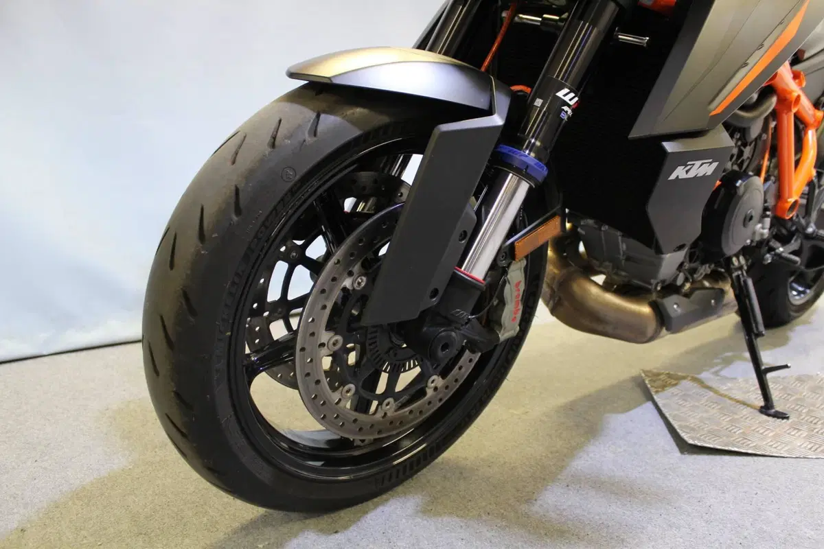 KTM 1390 Super Duke R (2024 - 26) (14)