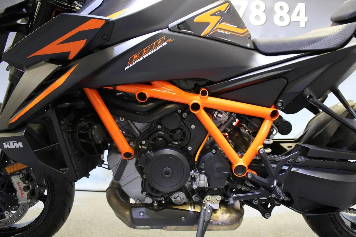 KTM 1390 Super Duke R (2024 - 26) (16)