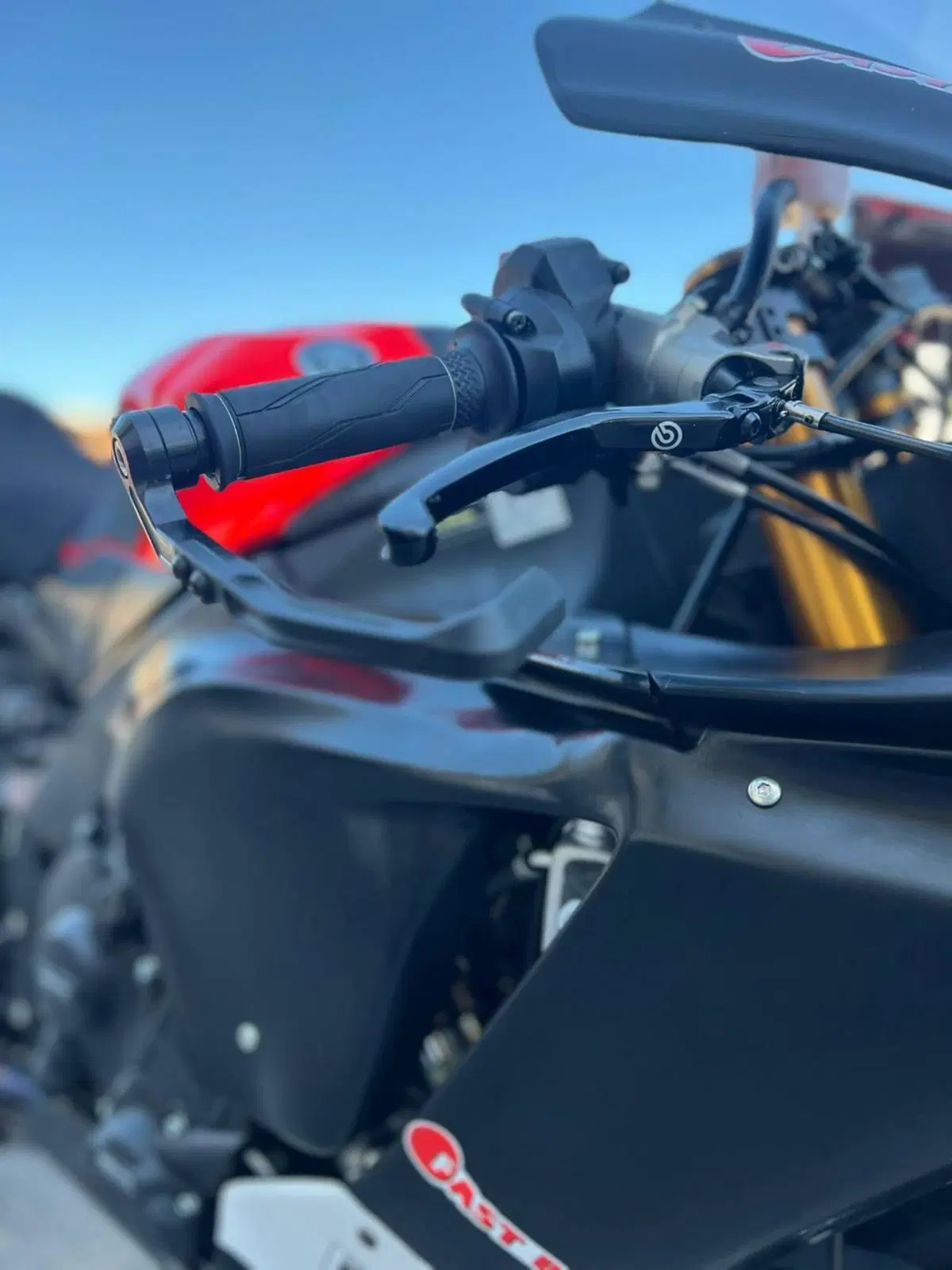 Yamaha YZF R1M (2020 - 25) (6)