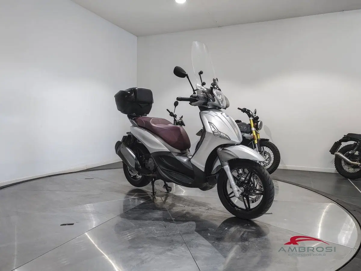 Piaggio Beverly 350 ABS (2016 - 20) (3)