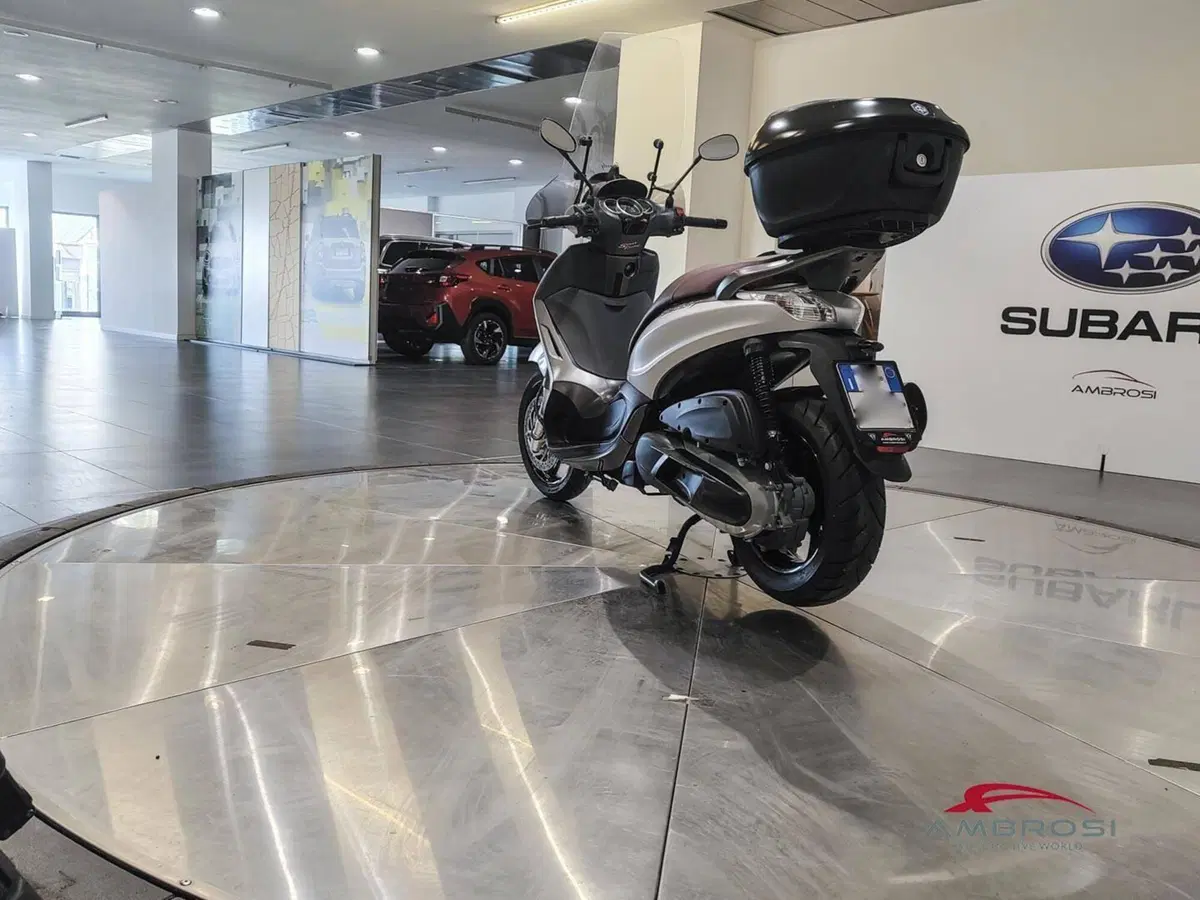 Piaggio Beverly 350 ABS (2016 - 20) (5)