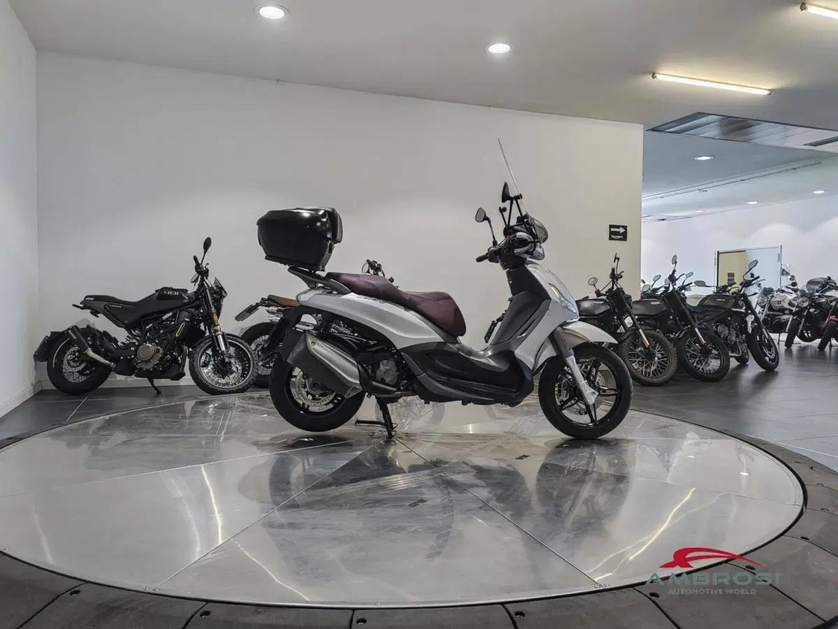 Piaggio Beverly 350 ABS (2016 - 20) (6)