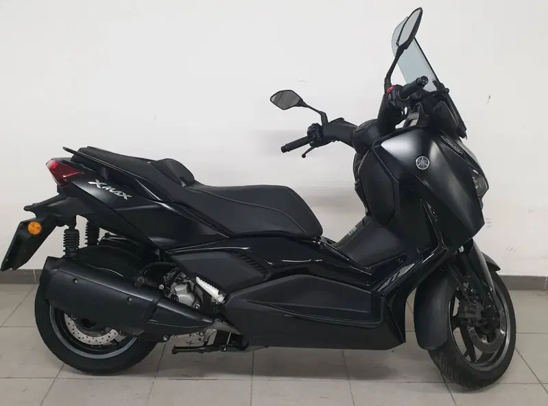 Yamaha X-Max 300 Tech Max (2021 - 24) (2)