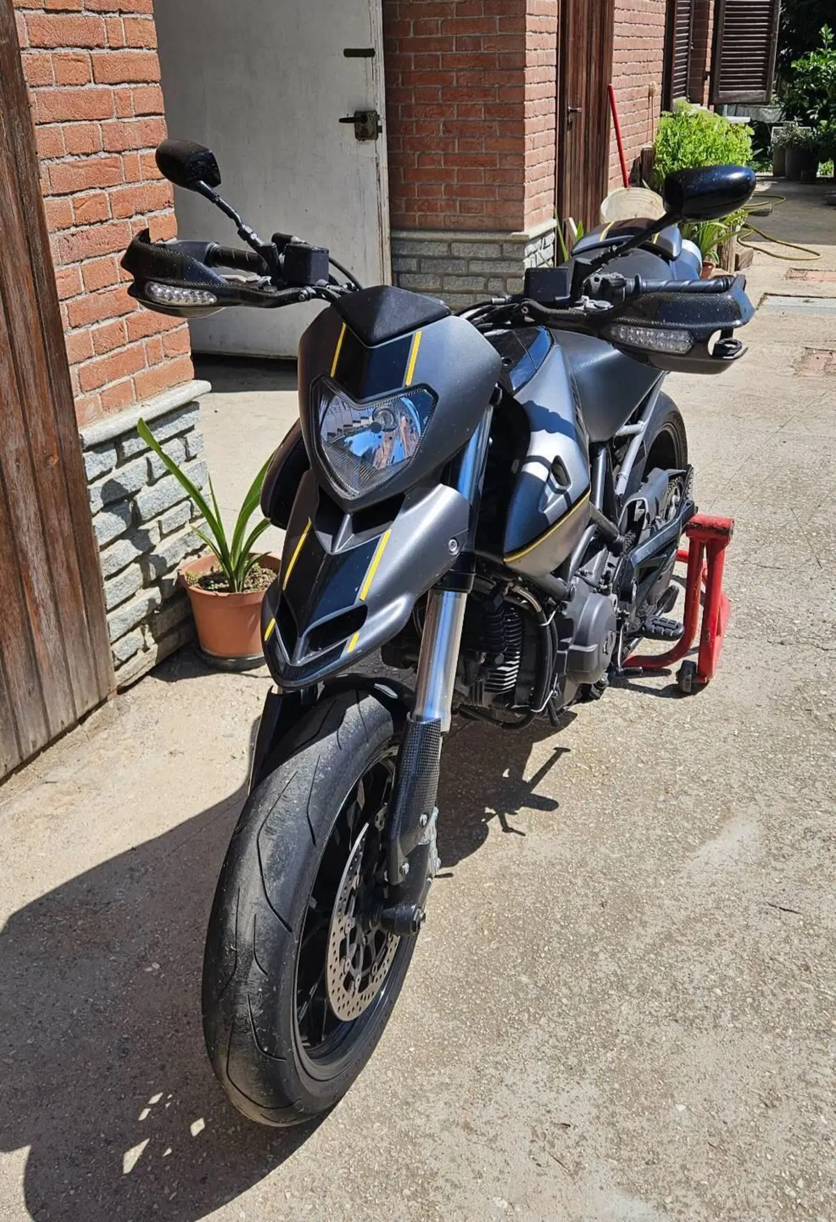 Ducati Hypermotard 796 (2012) (2)