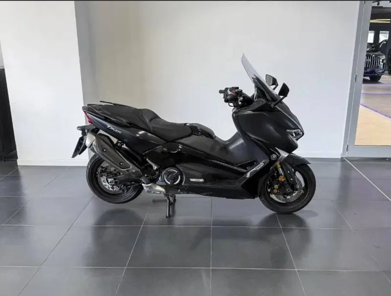 Yamaha T-Max 530 Iron Max (2014 - 17) (2)