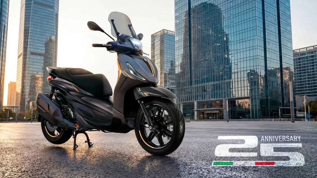 Piaggio Beverly 25th Anniversary, 25 anni e oltre mezzo milione di esemplari venduti (3)