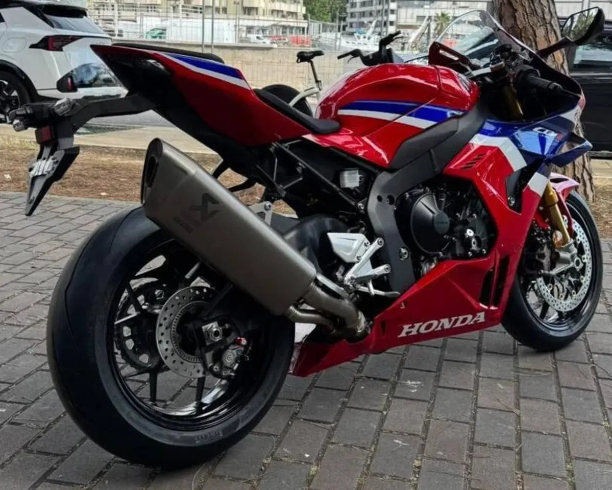 Honda CBR 1000 RR-R Fireblade SP (2024 - 26) (4)