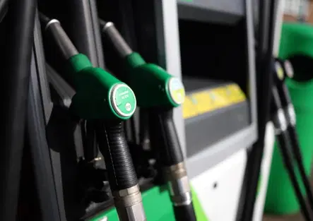 Benzina: le mosse del Governo sulle accise, ore decisive in Consiglio dei Ministri