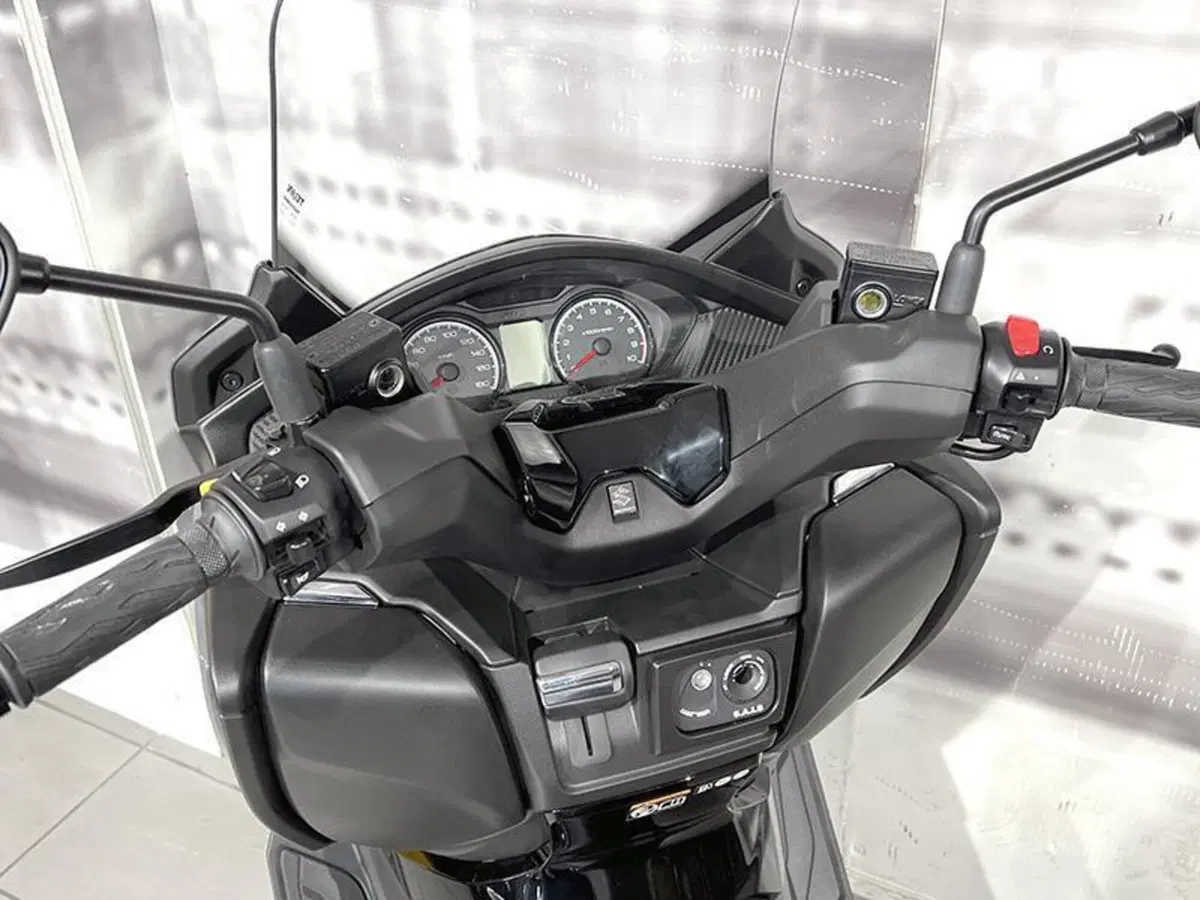 Suzuki Burgman 400 (2022 - 24) (6)