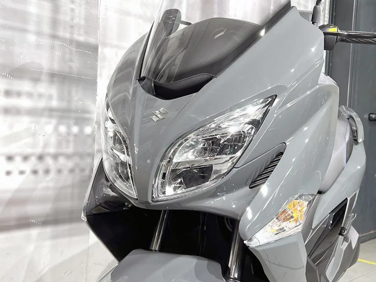 Suzuki Burgman 400 (2022 - 24) (9)