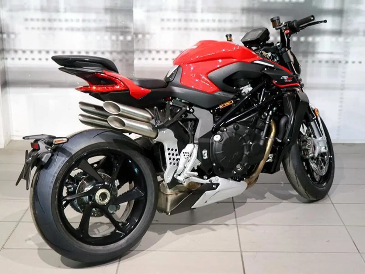MV Agusta Brutale 1000 RS (2022 - 26) (7)