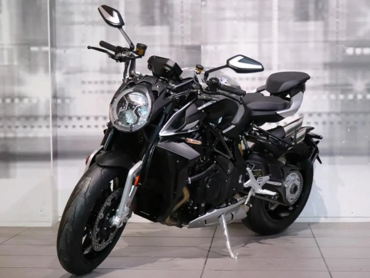 MV Agusta Brutale 1000 RS (2022 - 26) (7)