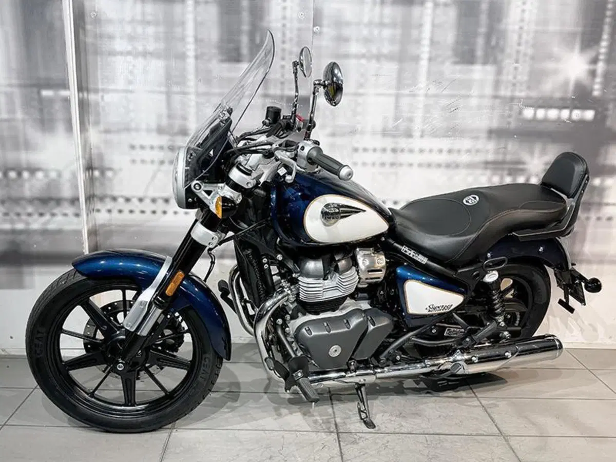 Royal Enfield Super Meteor 650 (2023 - 26) (6)