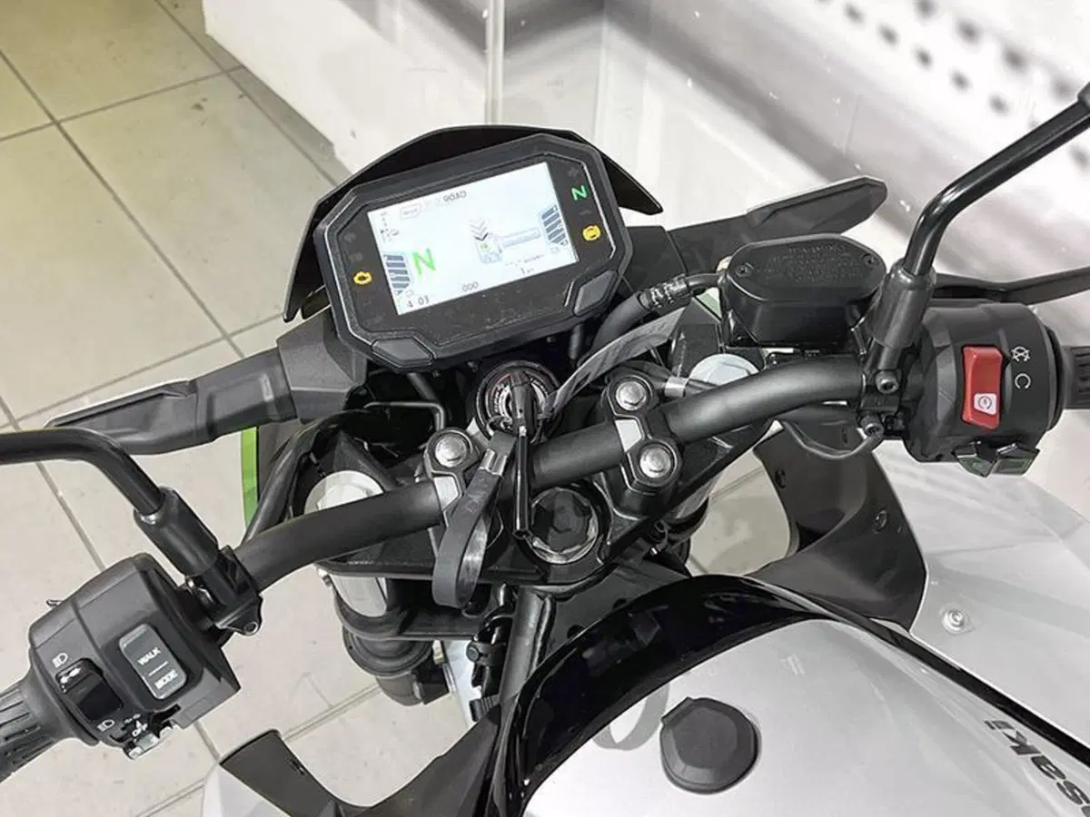 Kawasaki Z e-1 (2024 - 26) (6)