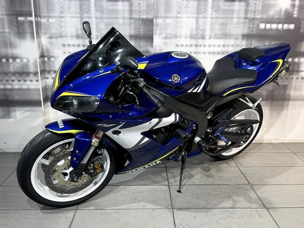 Yamaha YZF R1 (2004 - 05) (7)