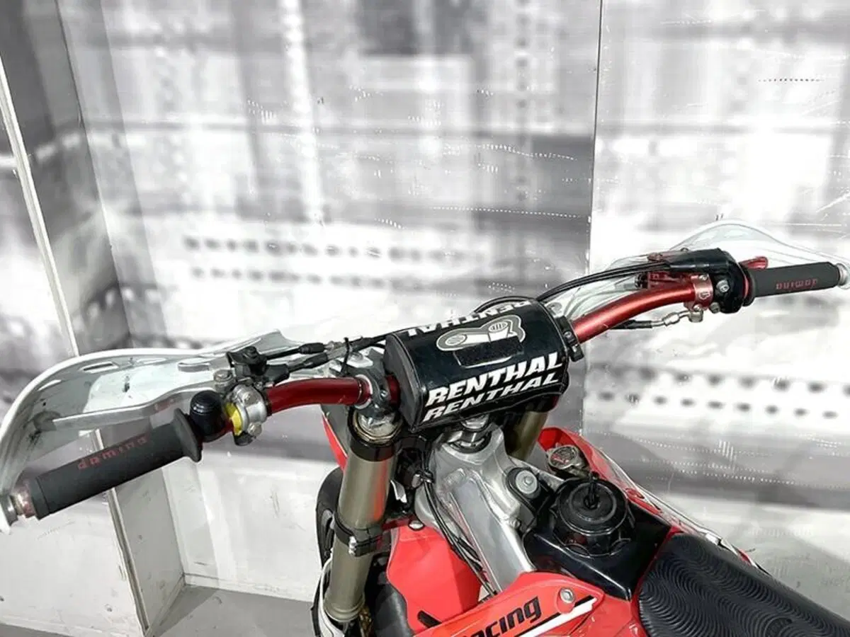 Honda CRF 450R (2001 - 02) (6)