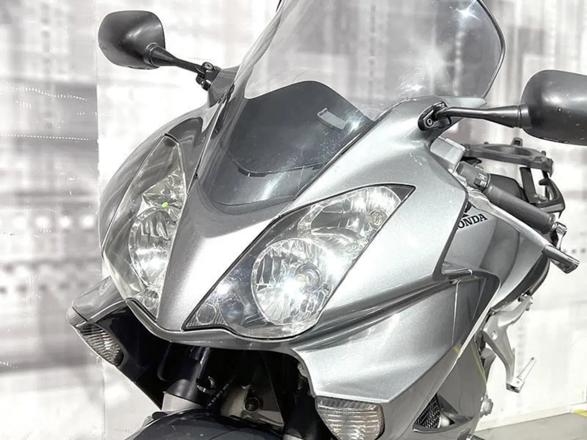 Honda VFR 800 (2006 - 13) (8)