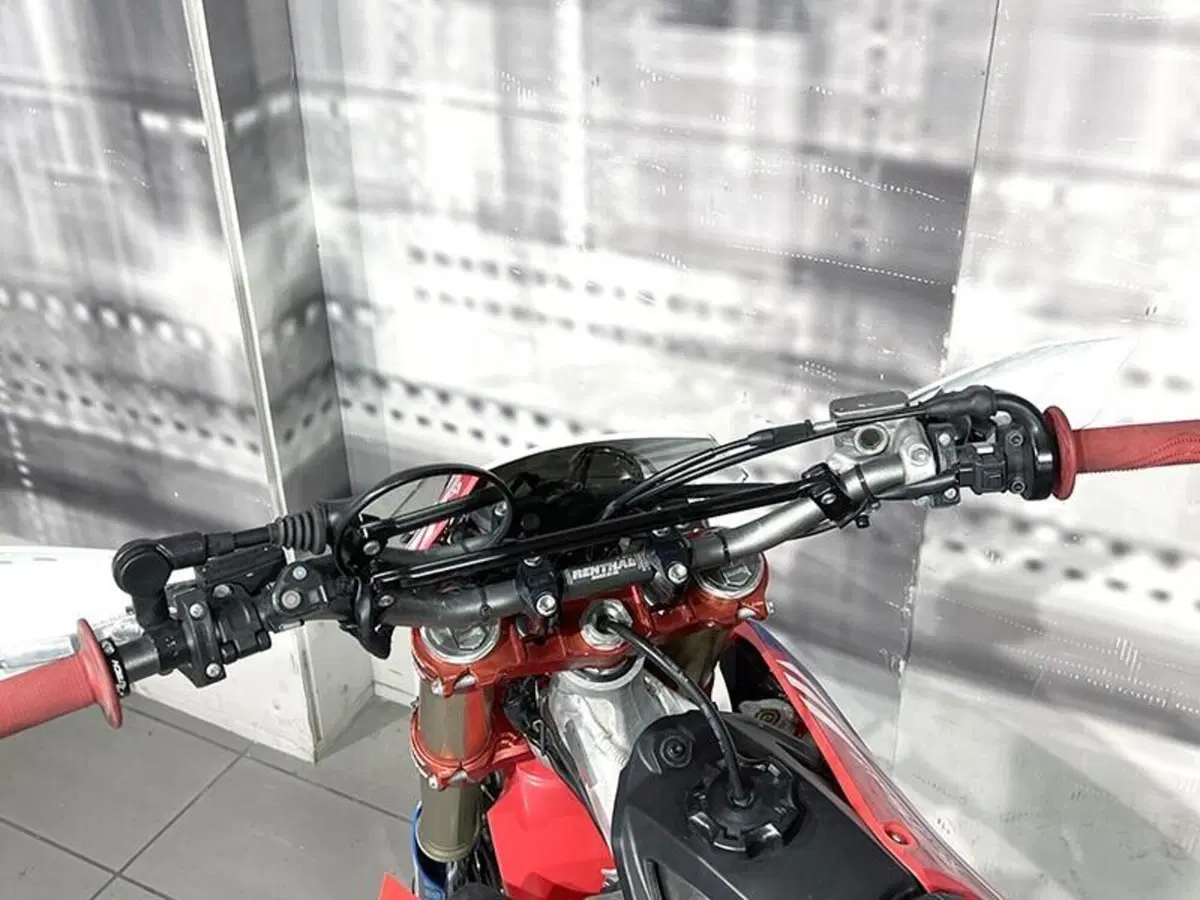 Honda CRF 250R (2018) (6)