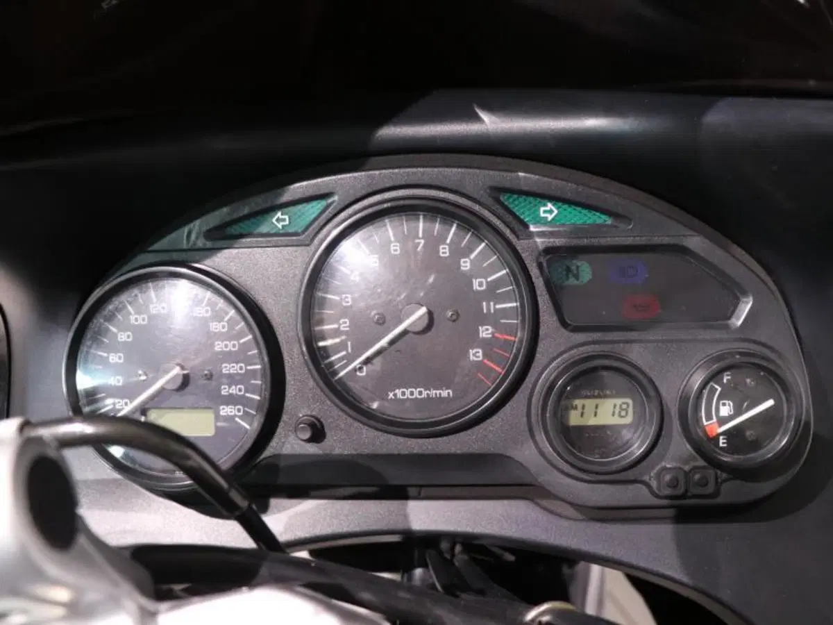 Suzuki GSX 750 F (1999 - 06) (6)