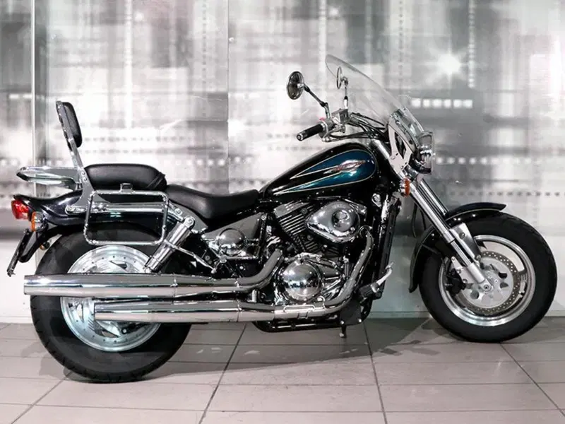Suzuki Marauder VZ 800 (8)