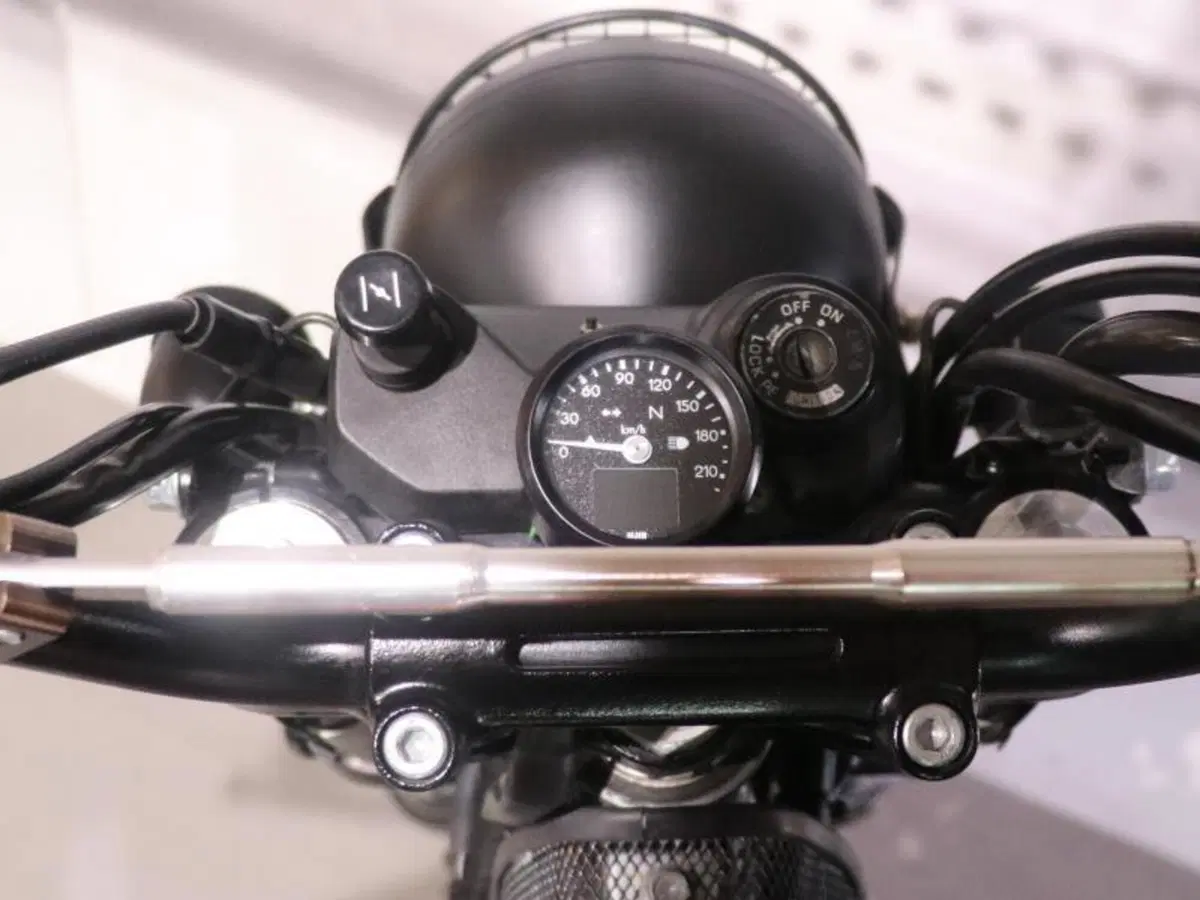 Suzuki XF 650 Freewind (1997 - 03) (6)