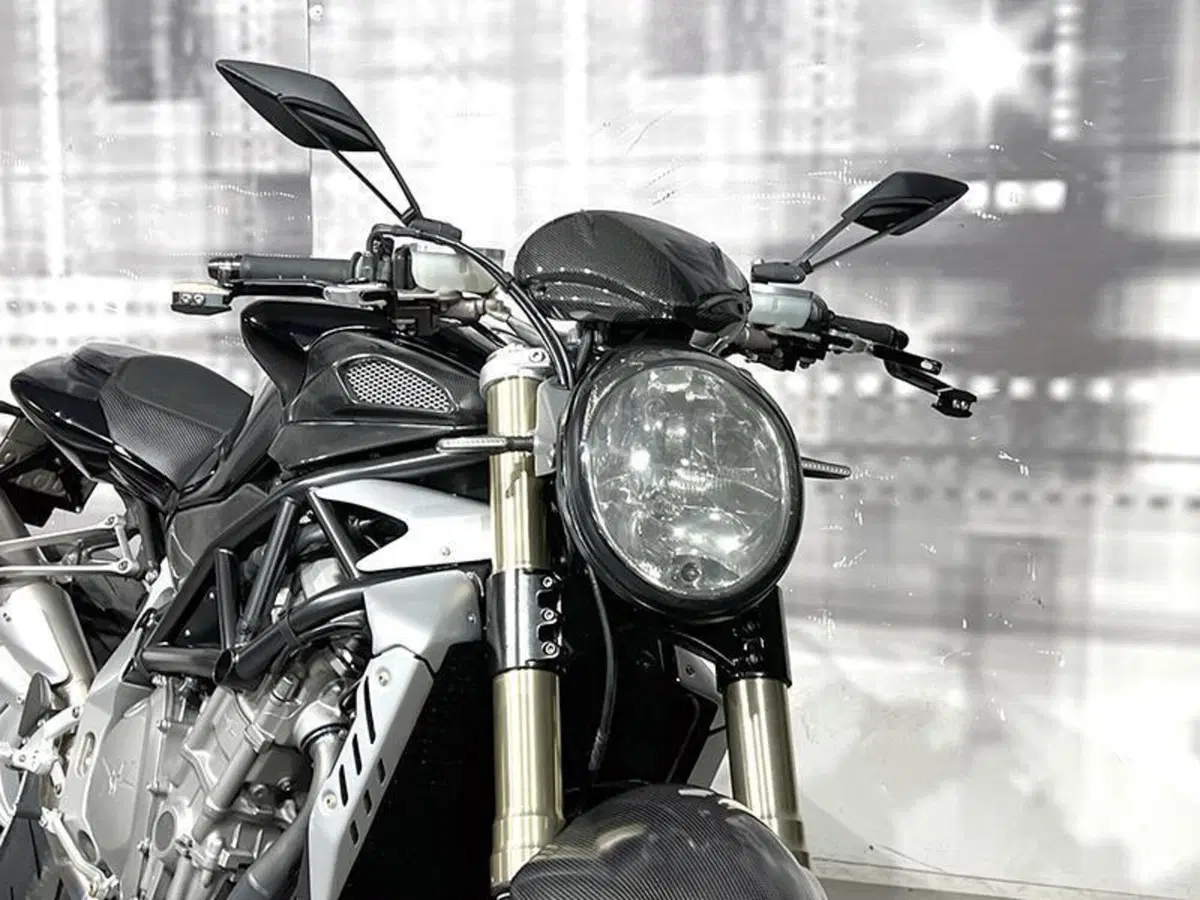 MV Agusta Brutale 910 S (2005 - 11) (9)
