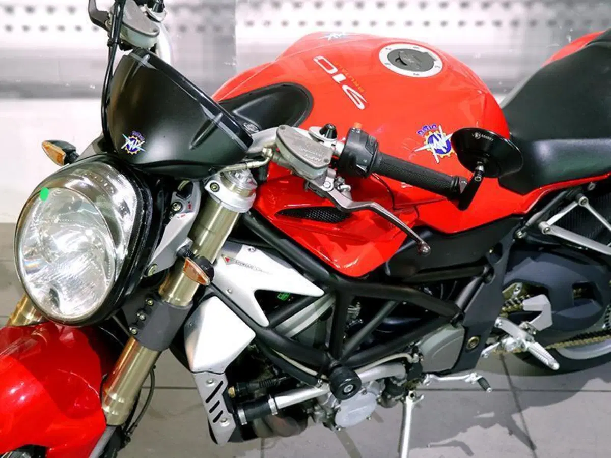 MV Agusta Brutale 910 S (2005 - 11) (7)