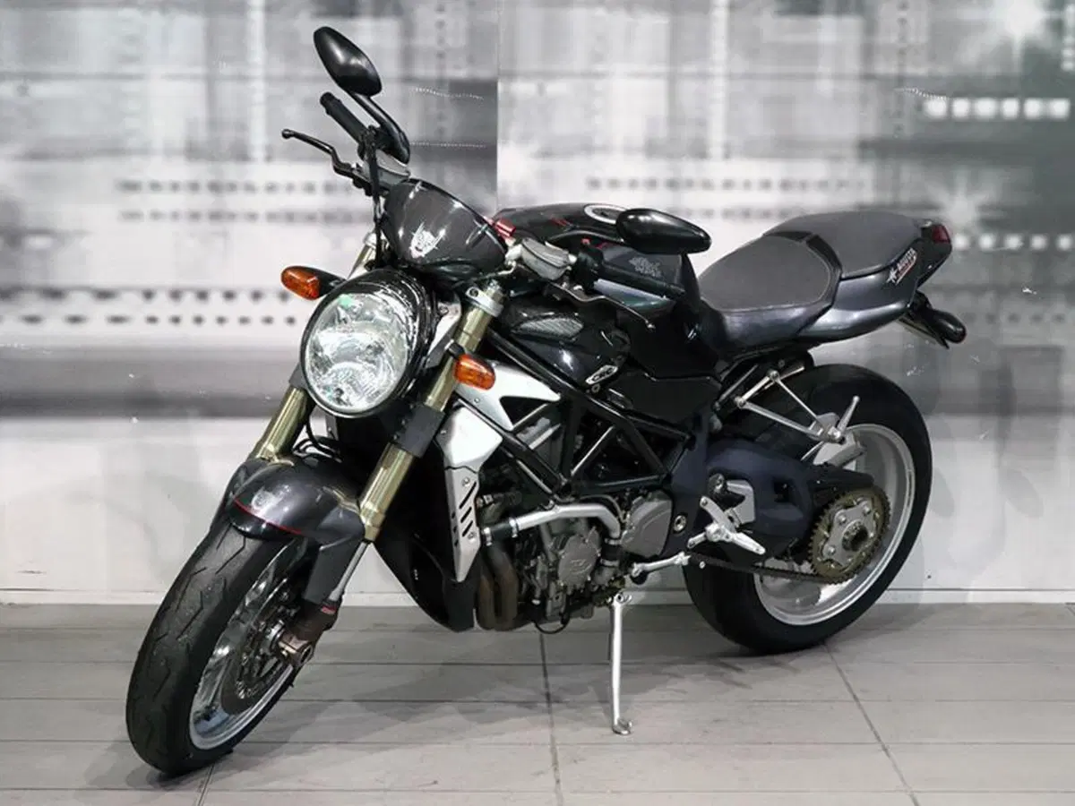 MV Agusta Brutale 910 S (2005 - 11) (7)