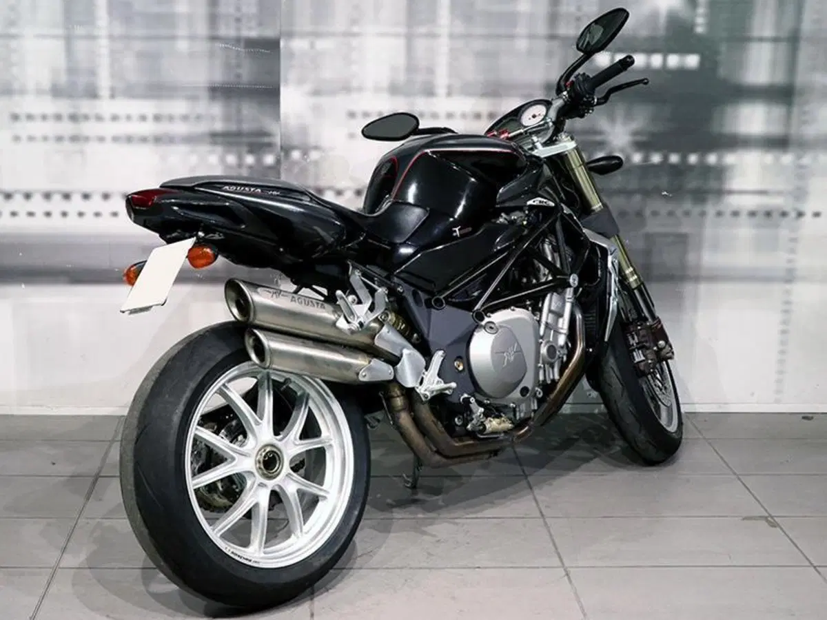 MV Agusta Brutale 910 S (2005 - 11) (8)