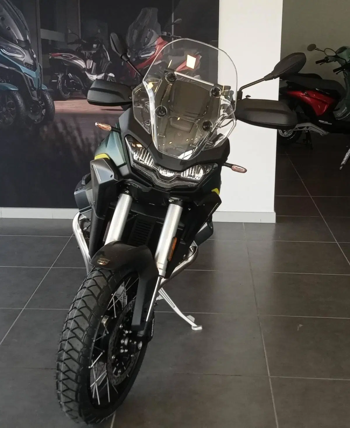 Moto Guzzi Stelvio (2024 - 26) (2)