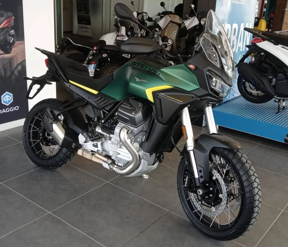 Moto Guzzi Stelvio (2024 - 26) (3)