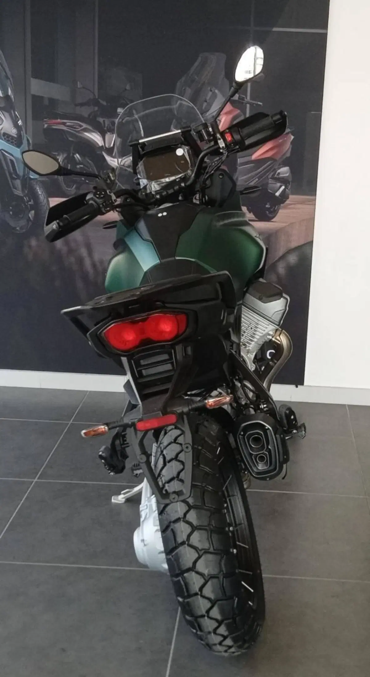 Moto Guzzi Stelvio (2024 - 26) (6)