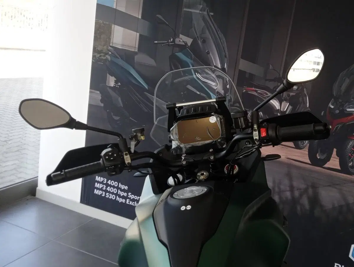 Moto Guzzi Stelvio (2024 - 26) (7)