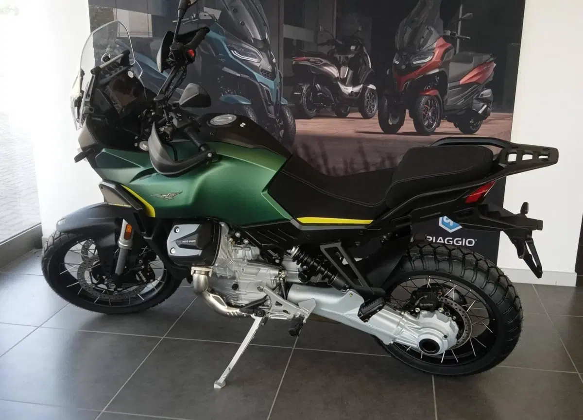 Moto Guzzi Stelvio (2024 - 26) (12)