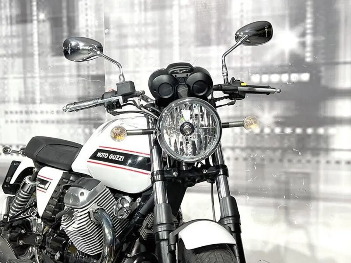 Moto Guzzi V7 Classic (2008 - 12) (9)