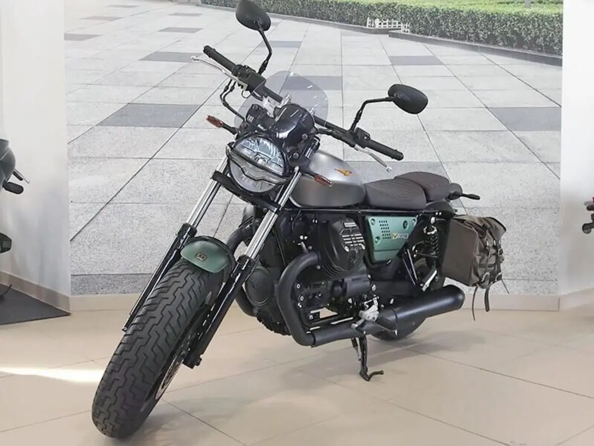 Moto Guzzi V9 Bobber Centenario (2021 - 22) (5)