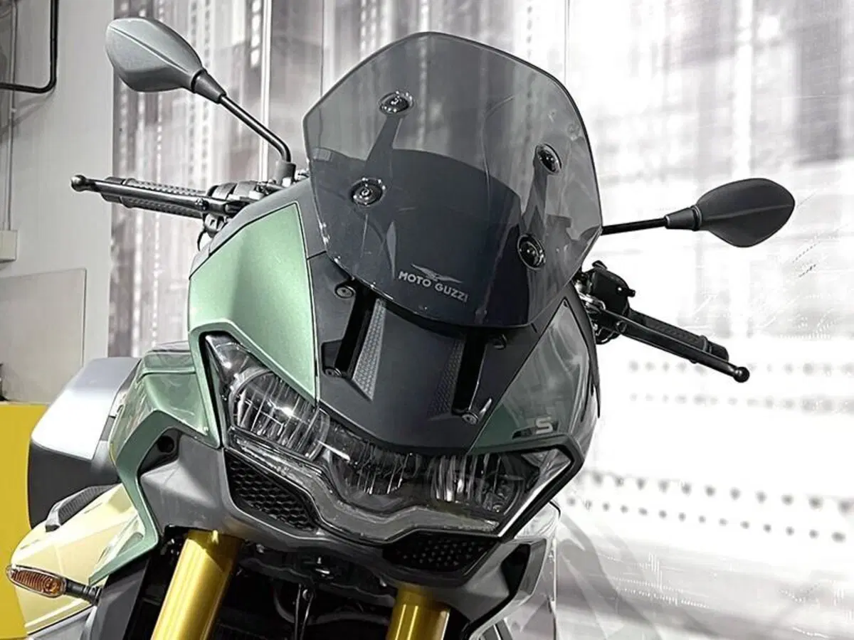 Moto Guzzi V100 Mandello S (2022 - 24) (9)