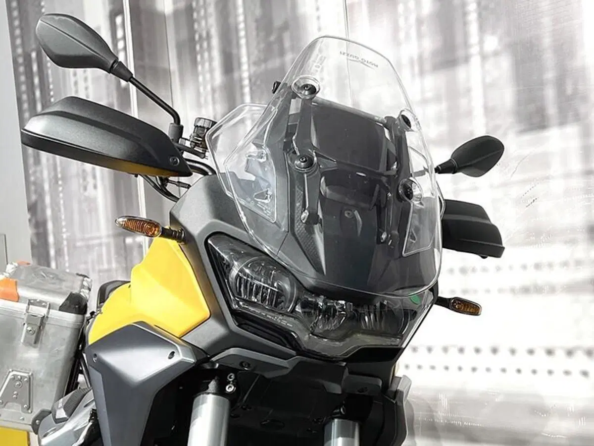 Moto Guzzi Stelvio (2024 - 26) (9)