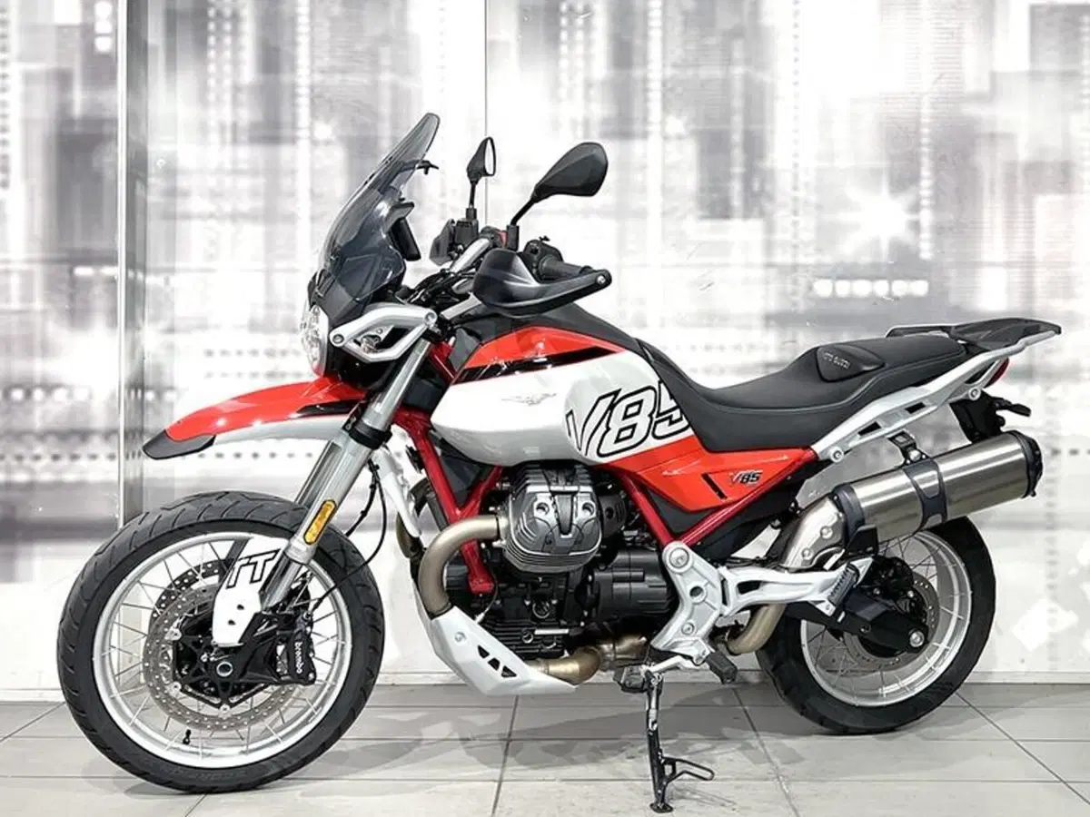 Moto Guzzi V85 TT (2024 - 26) (7)