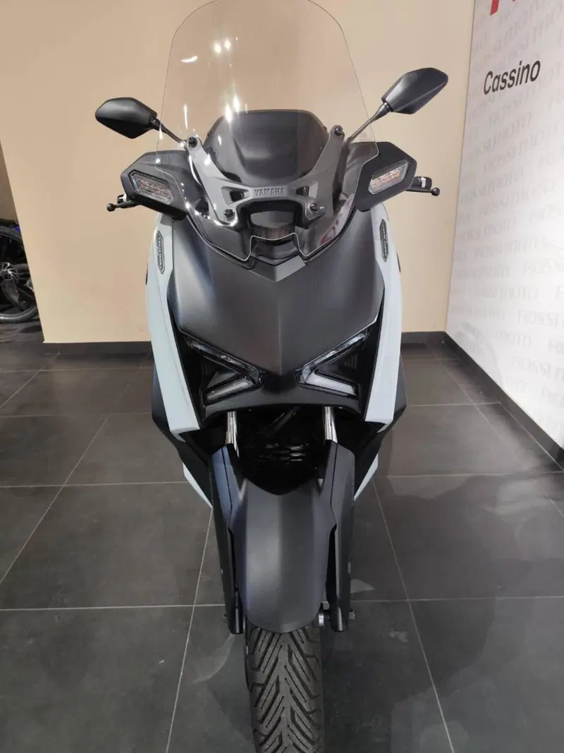 Yamaha X-Max 125 Tech Max+ (2025 - 26) (4)