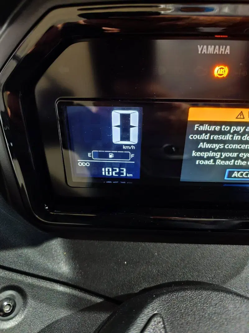 Yamaha X-Max 125 Tech Max+ (2025 - 26) (8)
