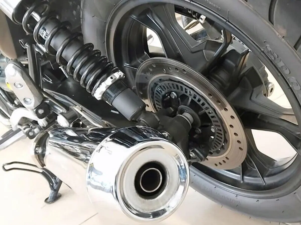 Moto Guzzi V7 II Stone (2015 - 17) (7)