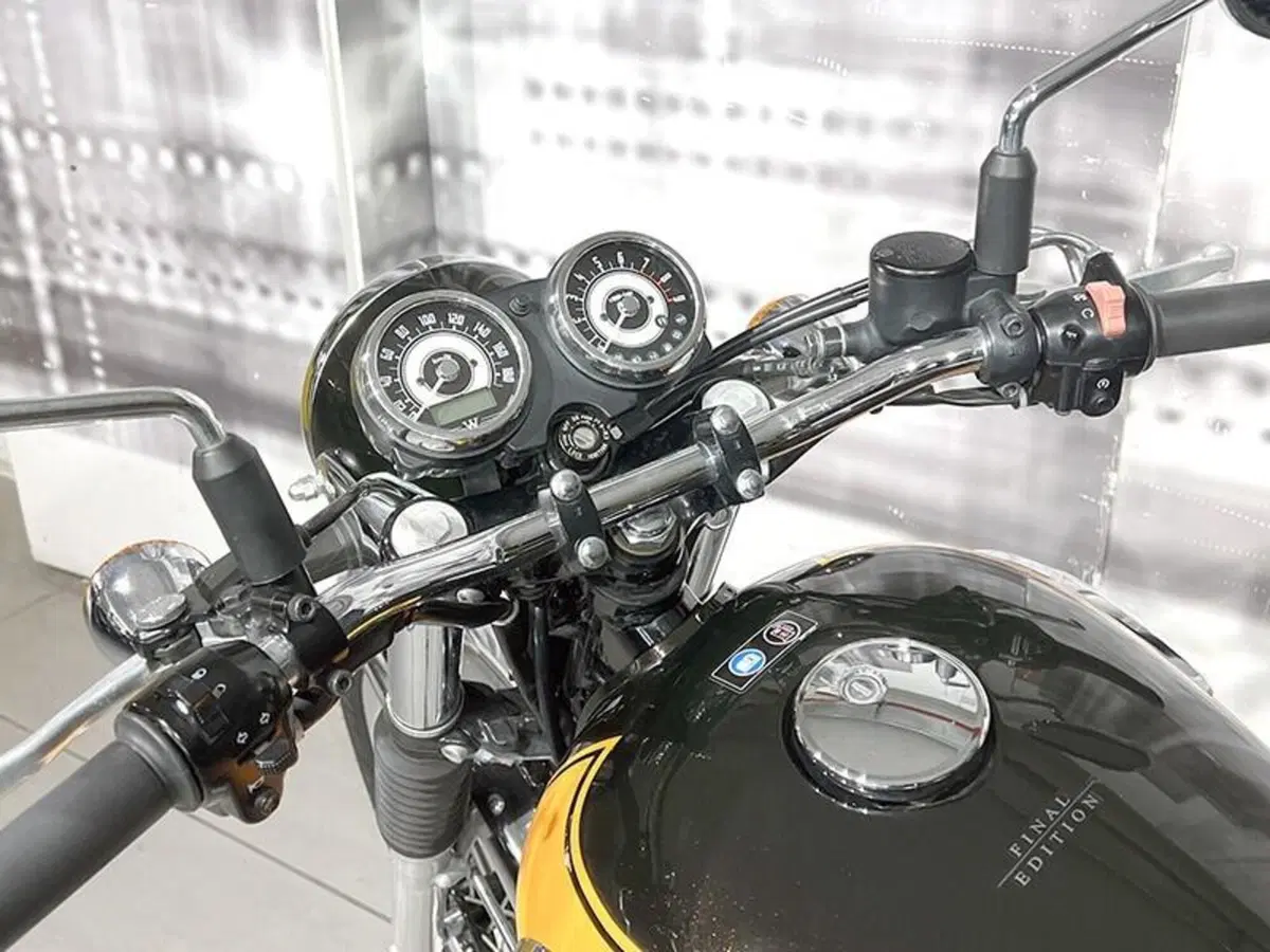 Kawasaki W 800 (2010 - 17) (5)