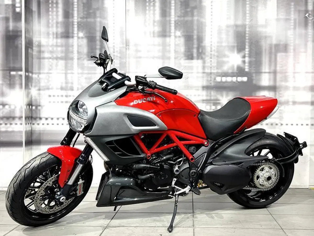 Ducati Diavel 1200 (2010 - 13) (7)