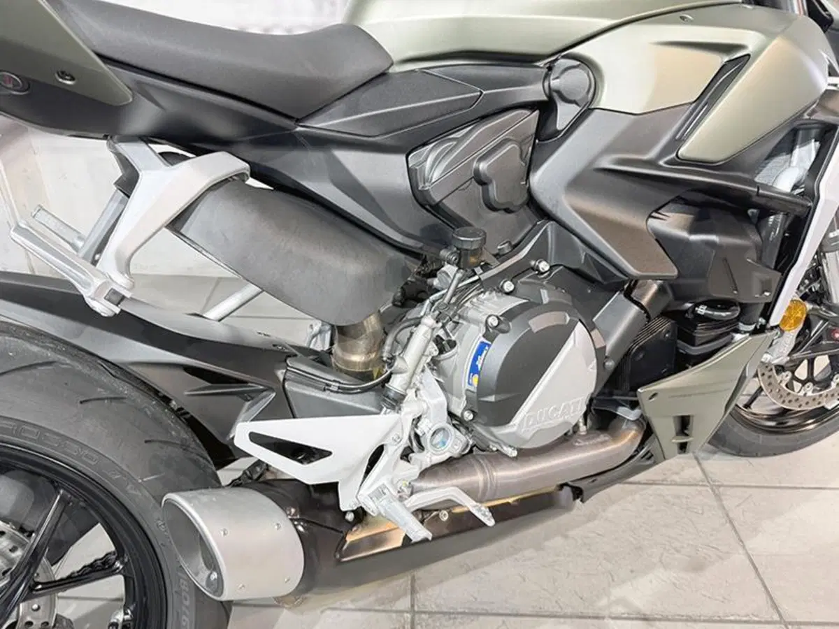 Ducati Streetfighter V2 (2022 - 24) (6)