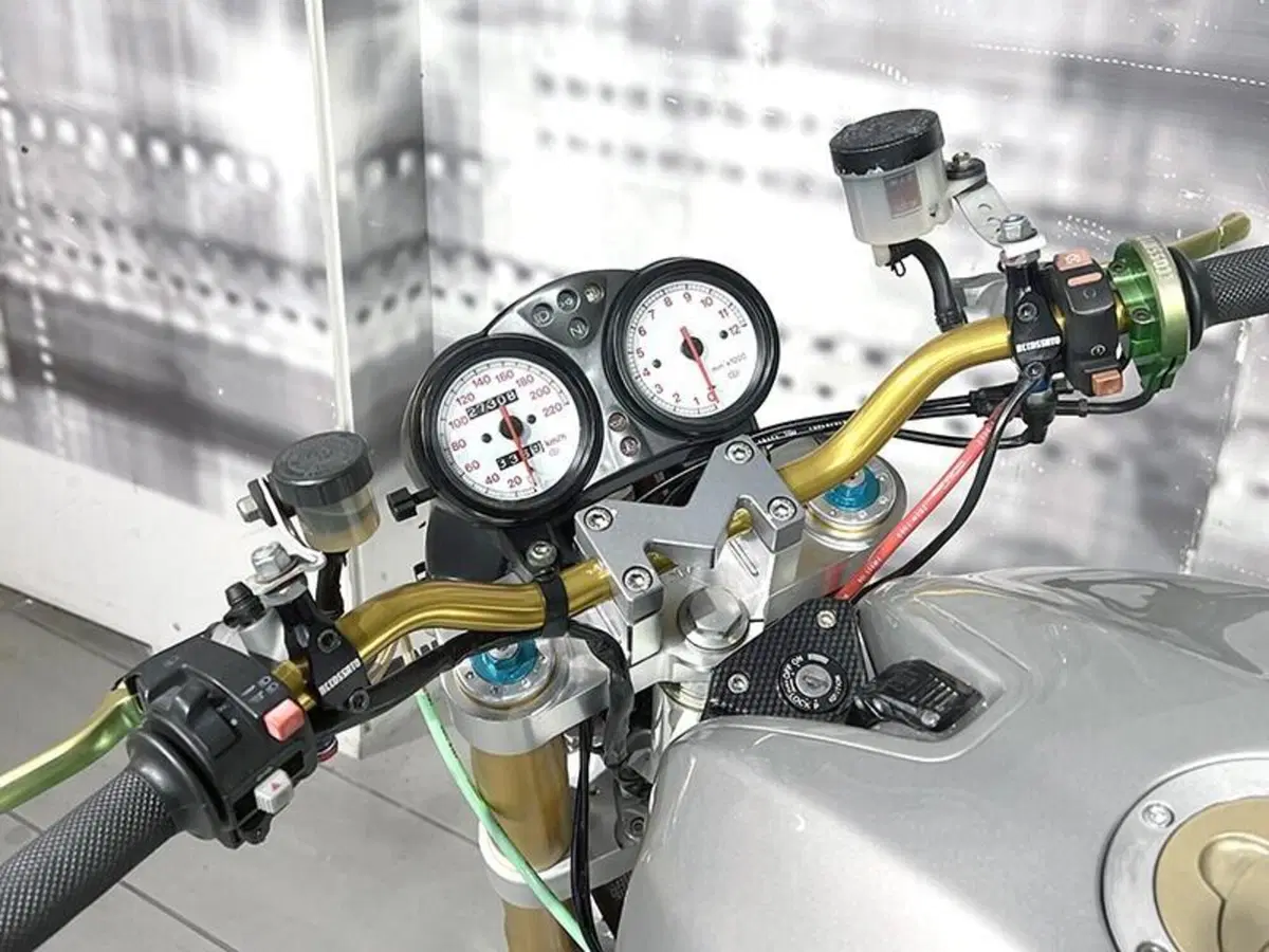Ducati Monster 900 City (1998 - 02) (6)