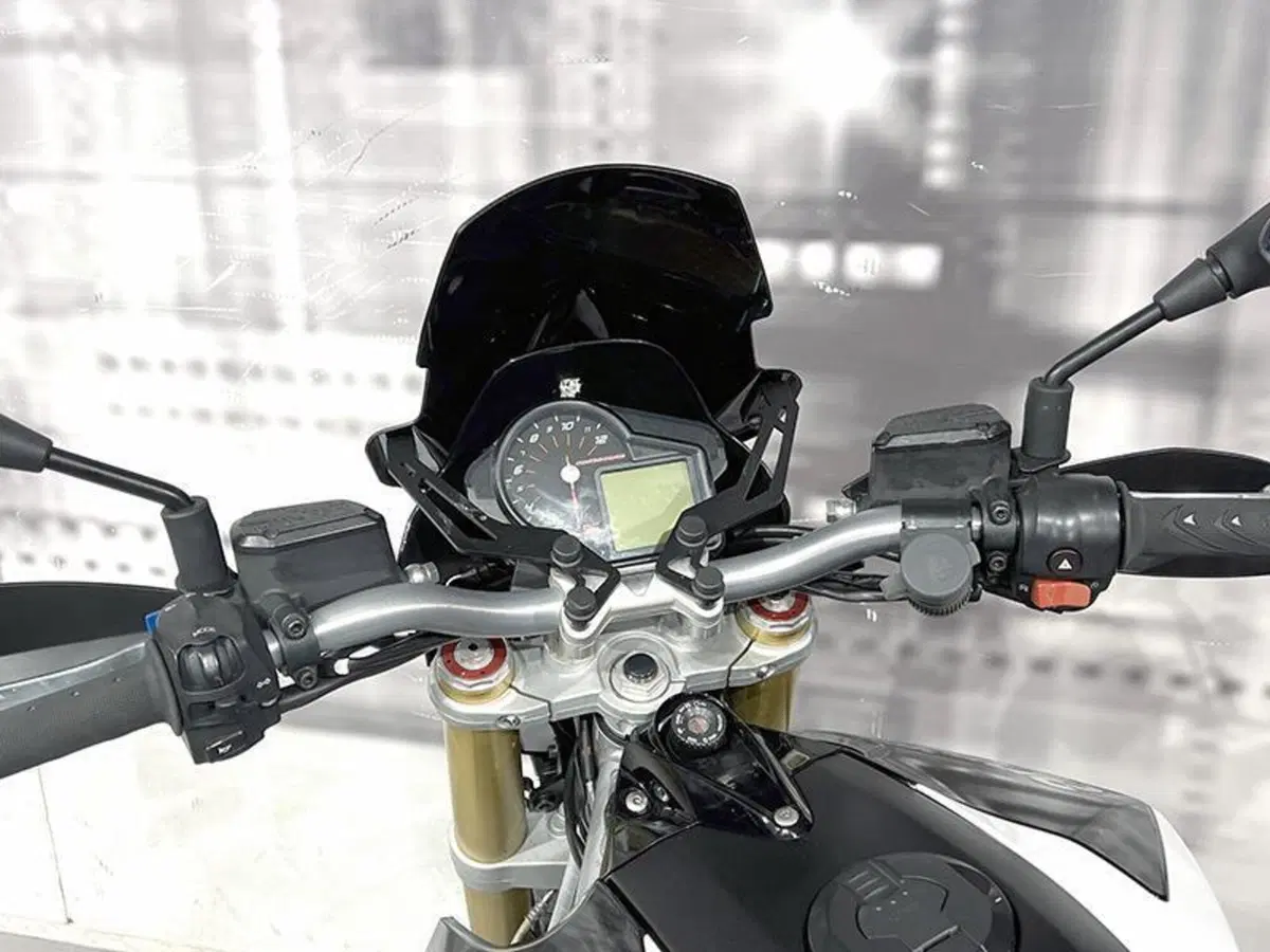 Aprilia Dorsoduro 750 (2009 - 14) (6)