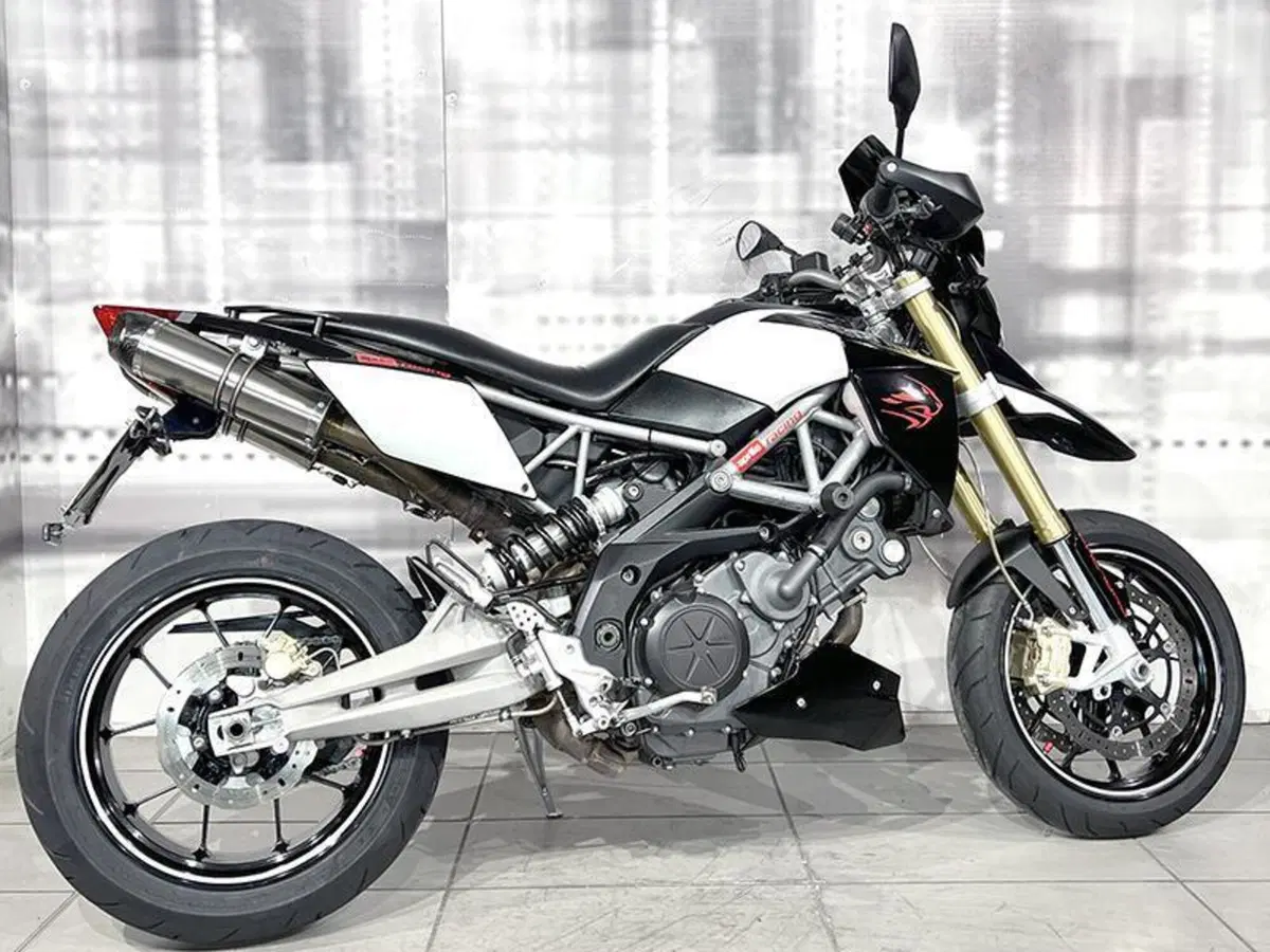 Aprilia Dorsoduro 750 (2009 - 14) (8)